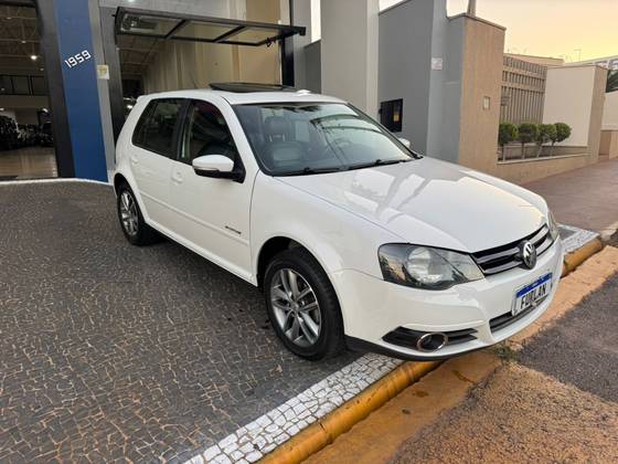 VOLKSWAGEN GOLF 1.6 MI SPORTLINE LIMITED EDITION 8V FLEX 4P MANUAL VOLKSWAGEN GOLF 1.6 MI SPORTLINE LIMITED EDITION 8V FLEX 4P MANUAL